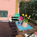 Pink House Garden Πανσιόν