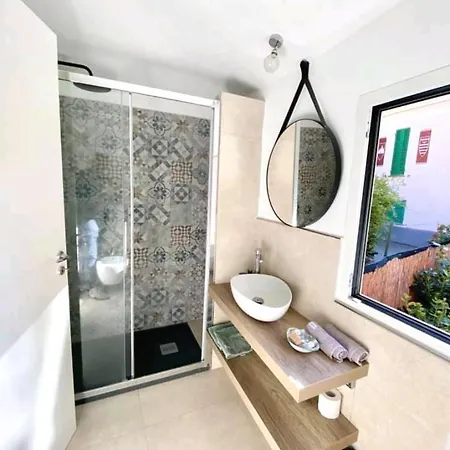 بيت ضيافة Pink House Garden مونتيروسّو ال ماري