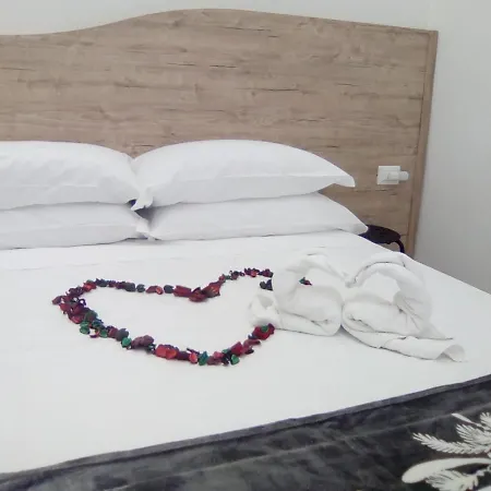 Pink House Garden Pensión