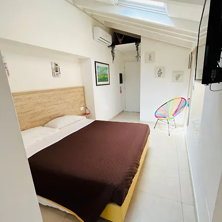 بيت ضيافة Pink House Garden 4*