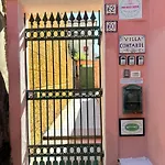 Pink House Garden Гостевой дом