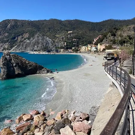 Pink House Garden Monterosso al Mare