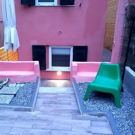 Pink House Garden Guest house