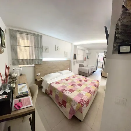 Pink House Garden Guest house