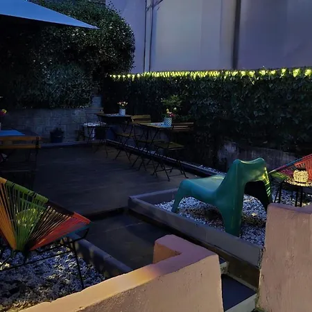 Pink House Garden ゲストハウス 4*