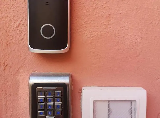 게스트하우스 Pink House Garden 몬테로소 알 마레