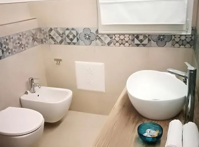 بيت ضيافة Pink House Garden مونتيروسّو ال ماري