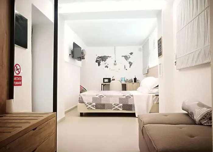 Pink House Garden 招待所 4*