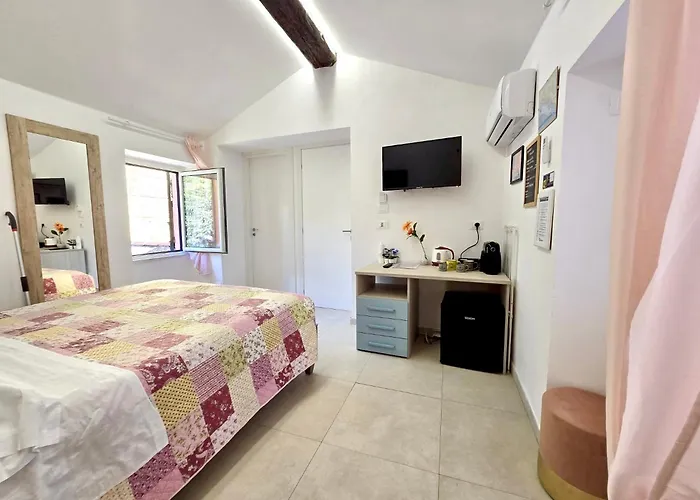 بيت ضيافة Pink House Garden 4*